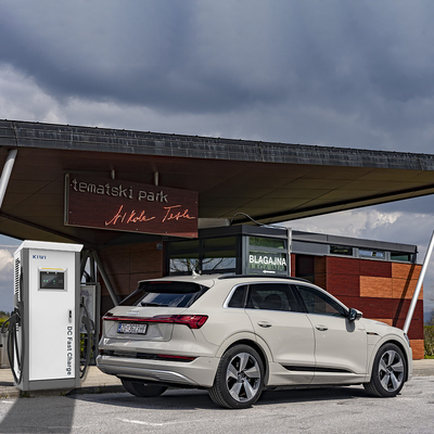 最良の1000VカーEV DC 60KW電気バッテリー充電ステーション 0 -100A出力電流