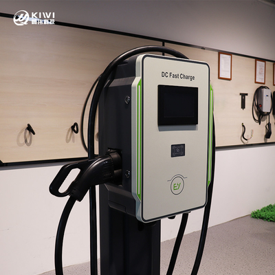 電気自動車の充電台 OEMレベル3 壁掛け 30kW DC 急速充電器 CCS1 CCS2 GB/T