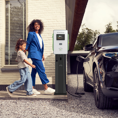 電気自動車の充電台 OEMレベル3 壁掛け 30kW DC 急速充電器 CCS1 CCS2 GB/T