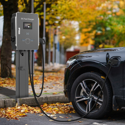 スーパーマーケット 駐車場 電気自動車 充電台 CCS 40kW ヒューンダイ イオニク 5 充電器