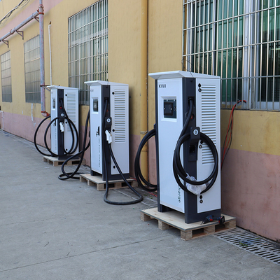 120kw 3相電動自動車電源 急速充電ステーション チャデモ CCS1 CCSタイプ 2 急速DCEV充電器